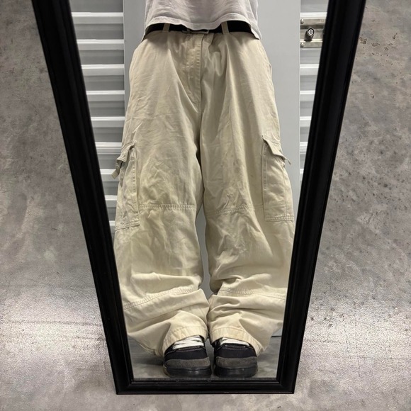 Other - Vintage Y2K/2000s Baggy Cream Skater Style Cargo Pants! 40x26